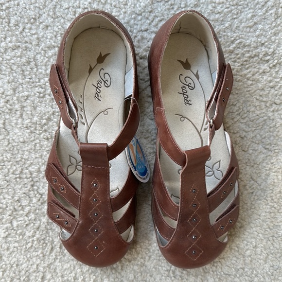 Propet Heather Fisherman Sandals - Picture 4 of 17